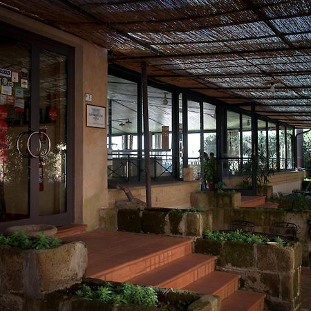 Hotel Scilla Сована Екстериор снимка