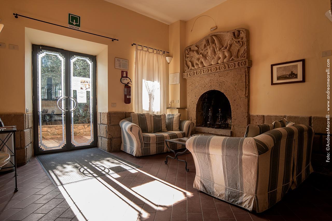 Hotel Scilla Сована Екстериор снимка