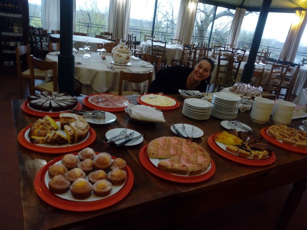 Hotel Scilla Сована Екстериор снимка