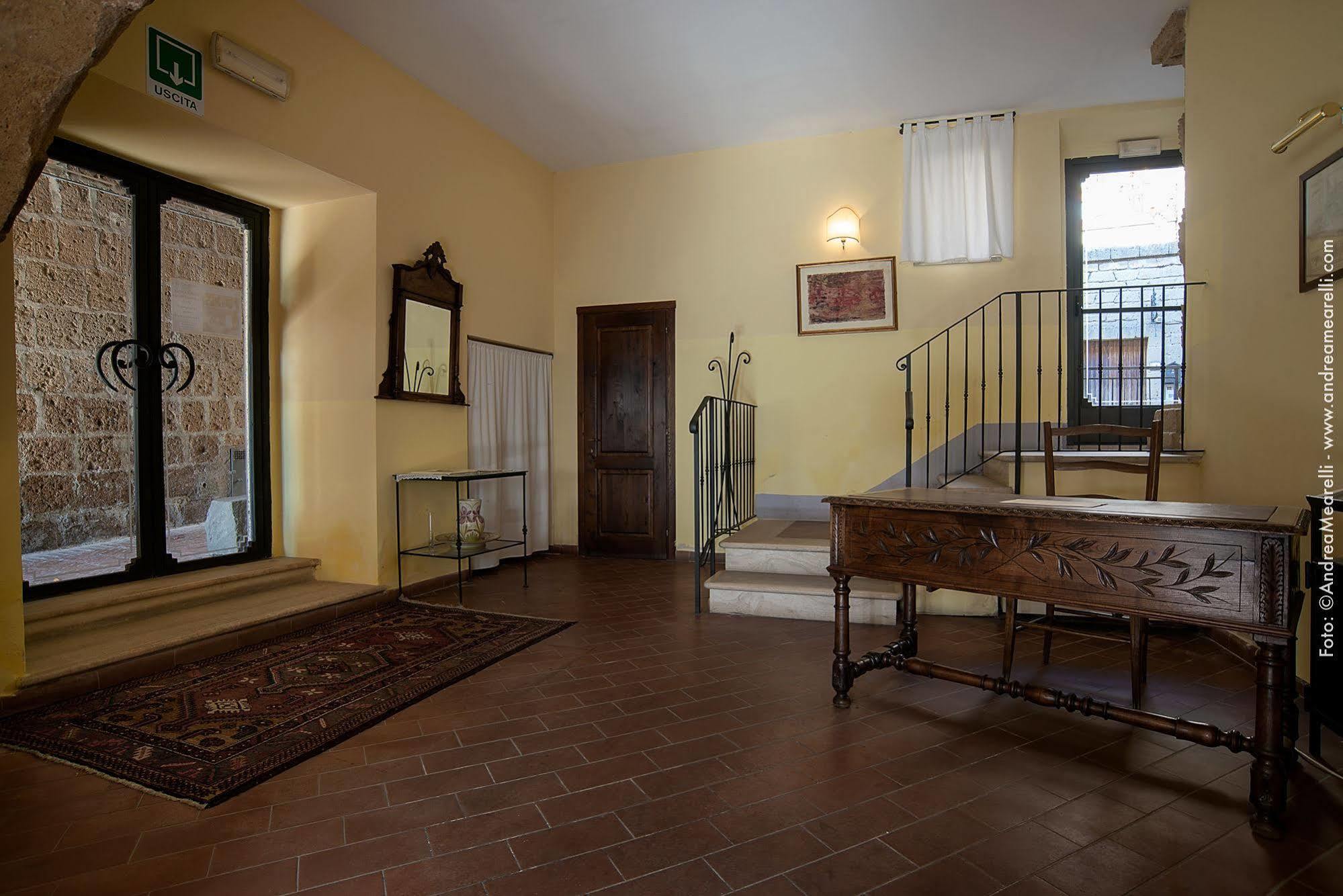 Hotel Scilla Сована Екстериор снимка