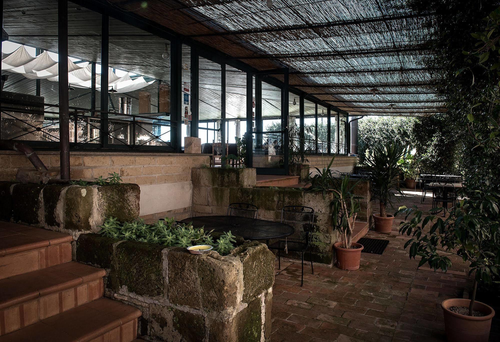 Hotel Scilla Сована Екстериор снимка