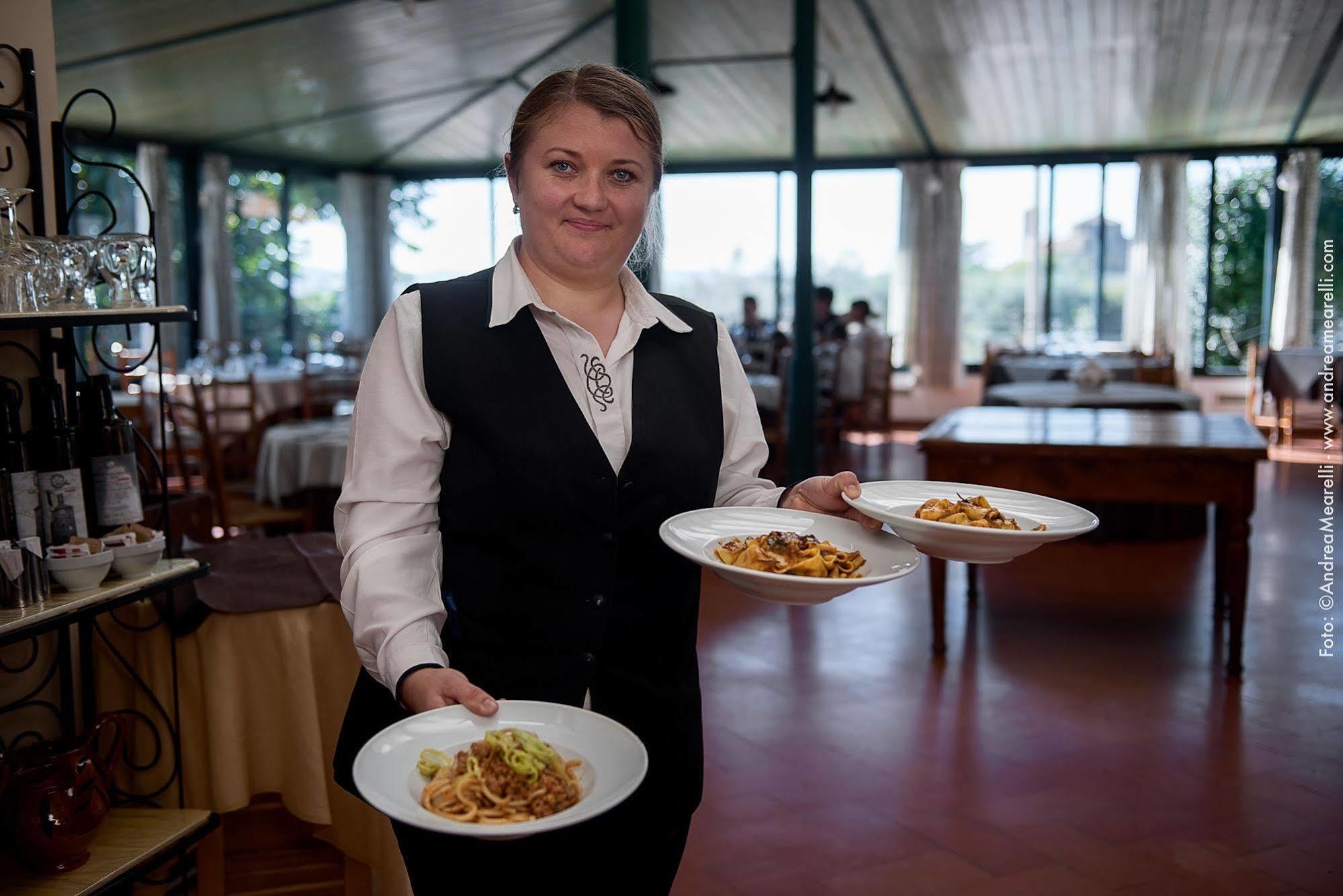 Hotel Scilla Сована Екстериор снимка
