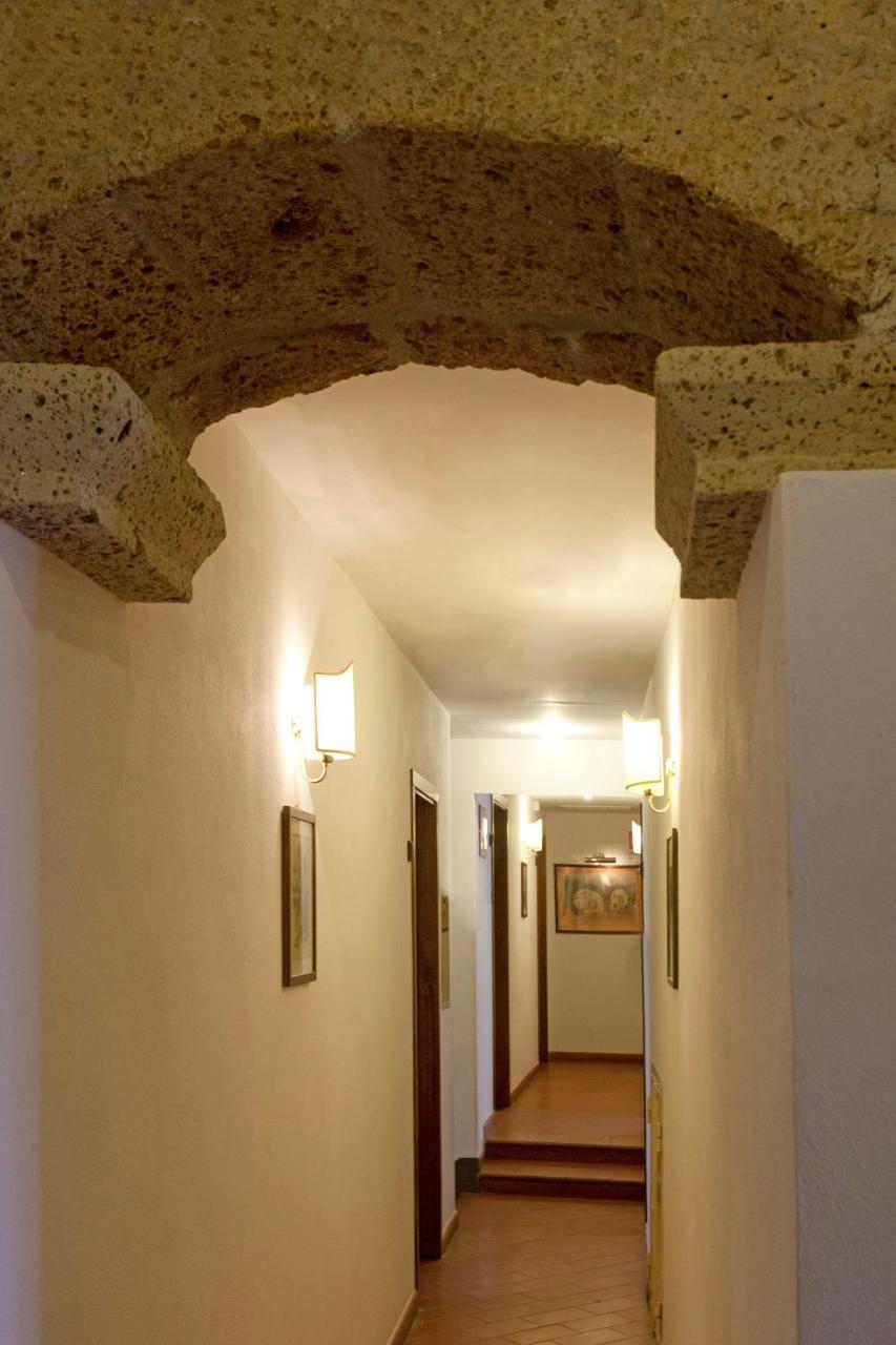 Hotel Scilla Сована Екстериор снимка