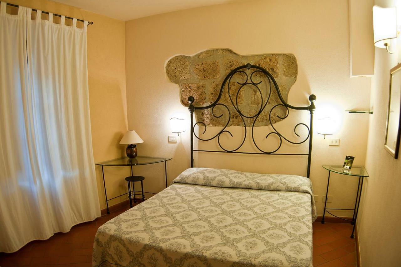 Hotel Scilla Сована Екстериор снимка