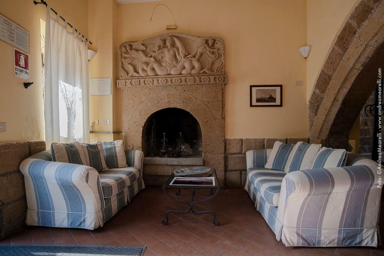 Hotel Scilla Сована Екстериор снимка