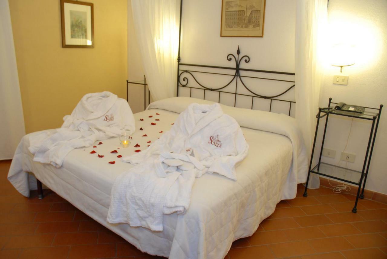 Hotel Scilla Сована Екстериор снимка